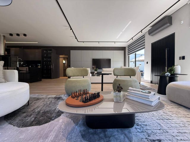 Sobrado com 360m² 3 quartos e 4 banheiros, à venda, no bairro Centro em Porto Belo