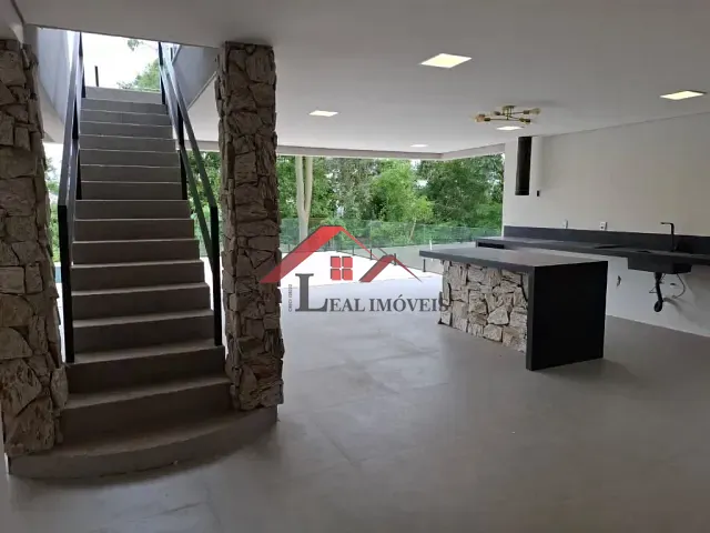 Sobrado com 520m² 3 quartos e 2 banheiros, à venda, no bairro Mirante dos Ipês em Salto