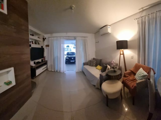 Sobrado com 159m² 3 quartos e 3 banheiros, à venda, no bairro Ingleses do Rio Vermelho em Florianópolis