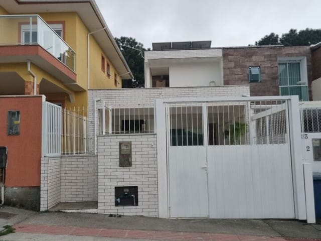 Sobrado com 159m² 3 quartos e 3 banheiros, à venda, no bairro Ingleses do Rio Vermelho em Florianópolis