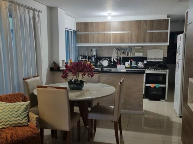 Sobrado com 159m² 3 quartos e 3 banheiros, à venda, no bairro Ingleses do Rio Vermelho em Florianópolis