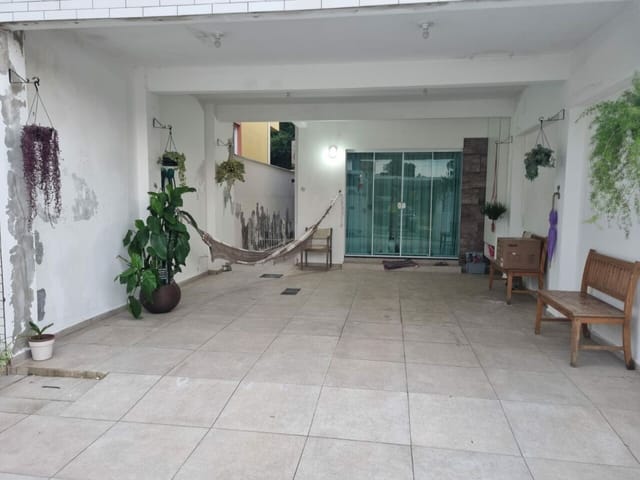 Sobrado com 159m² 3 quartos e 3 banheiros, à venda, no bairro Ingleses do Rio Vermelho em Florianópolis