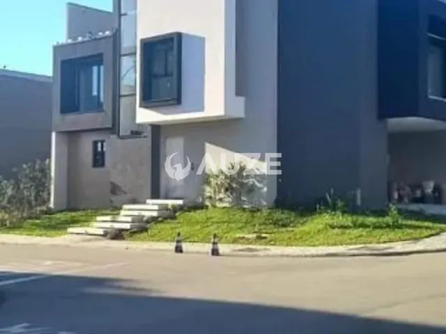 Sobrado com 156m² 3 quartos e 3 banheiros, à venda, no bairro Santa Cândida em Curitiba
