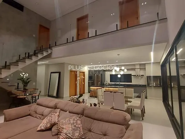 Sobrado com 300m² 3 quartos e 4 banheiros, à venda, no bairro Aparecidinha em Sorocaba