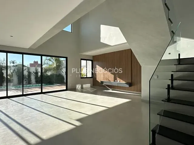Sobrado com 300m² 3 quartos e 4 banheiros, à venda, no bairro Aparecidinha em Sorocaba