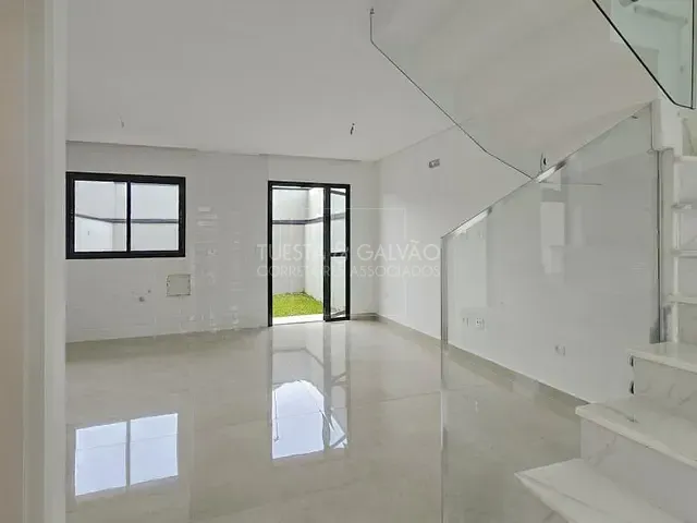 Sobrado com 108m² 3 quartos e 3 banheiros, à venda, no bairro Capão da Imbuia em Curitiba