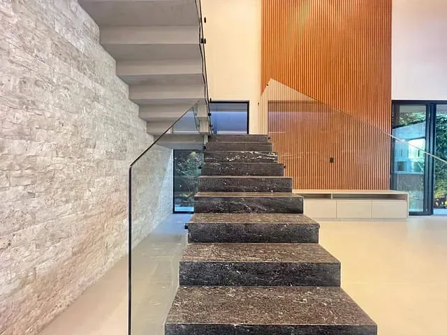 Sobrado com 360m² 5 quartos e 8 banheiros, à venda, no bairro Parque Residencial Damha IV em Campo Grande