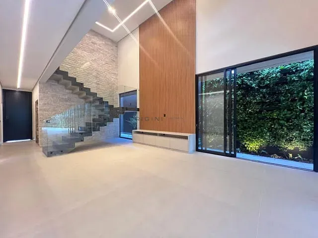 Sobrado com 360m² 5 quartos e 8 banheiros, à venda, no bairro Parque Residencial Damha IV em Campo Grande