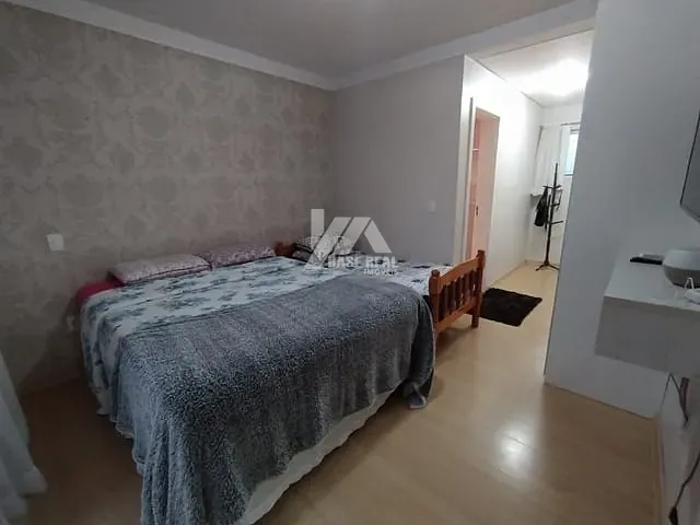 Sobrado com 356m² 6 quartos e 3 banheiros, à venda, no bairro Dos Estados em Guarapuava