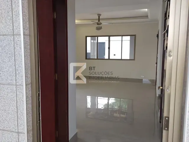 Sobrado com 288m² 3 quartos e 2 banheiros, à venda, no bairro Jardim Regina em Indaiatuba