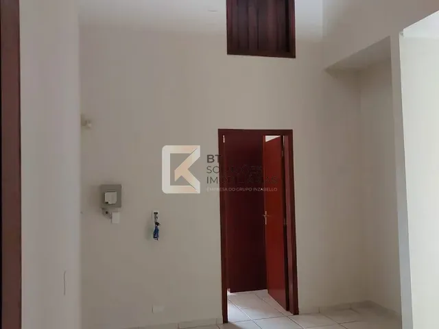 Sobrado com 288m² 3 quartos e 2 banheiros, à venda, no bairro Jardim Regina em Indaiatuba