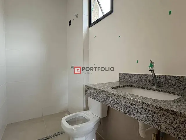 Sobrado 4 quartos e 5 banheiros, à venda, no bairro Residencial Jardins Lyon em Aparecida de Goiânia