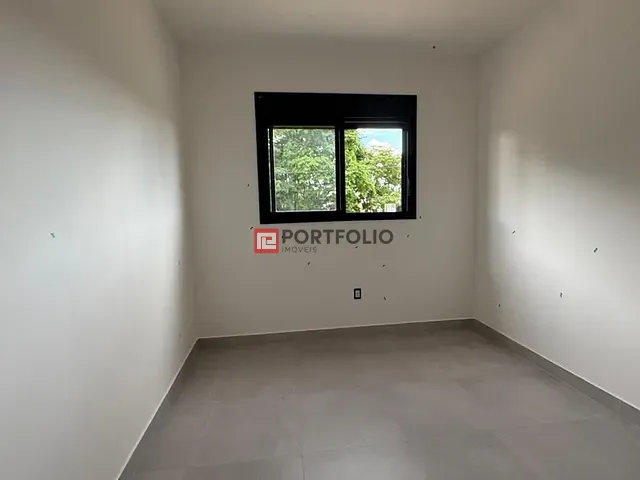 Sobrado 4 quartos e 5 banheiros, à venda, no bairro Residencial Jardins Lyon em Aparecida de Goiânia