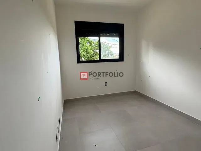 Sobrado 4 quartos e 5 banheiros, à venda, no bairro Residencial Jardins Lyon em Aparecida de Goiânia