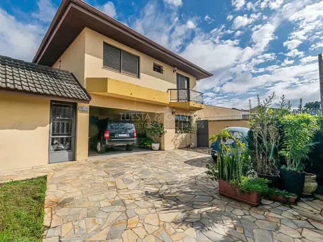 Sobrado com 179m² 3 quartos e 2 banheiros, à venda, no bairro Tarumã em Curitiba
