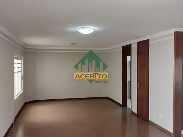 Sobrado com 228m² 4 quartos e 6 banheiros, à venda, no bairro Vila Mendonça em Araçatuba