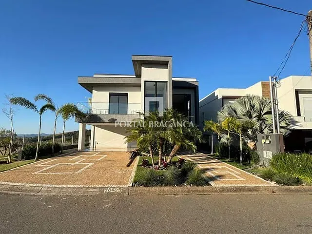 Sobrado com 526m² 4 quartos e 5 banheiros, à venda, no bairro Condomínio Residencial Campos do Conde em Bragança Paulista