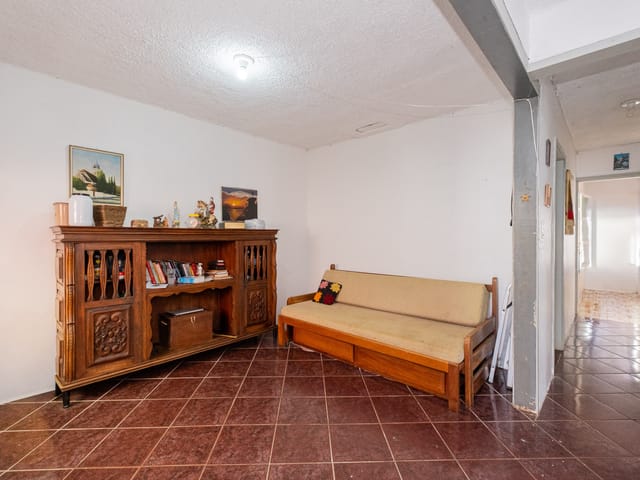 Casa com 330m² 3 quartos e 2 banheiros, à venda, no bairro Areal em Pelotas