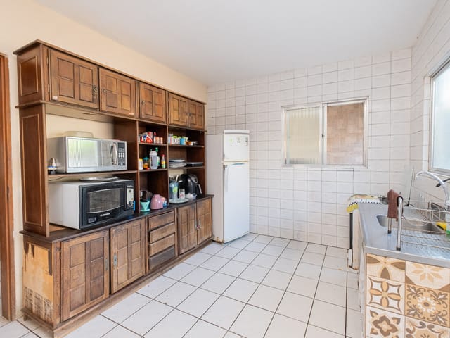 Casa com 330m² 3 quartos e 2 banheiros, à venda, no bairro Areal em Pelotas