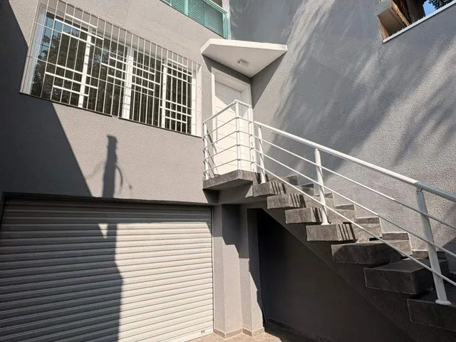 Sobrado 3 quartos e 2 banheiros, à venda, no bairro Vila Gilda em Santo André