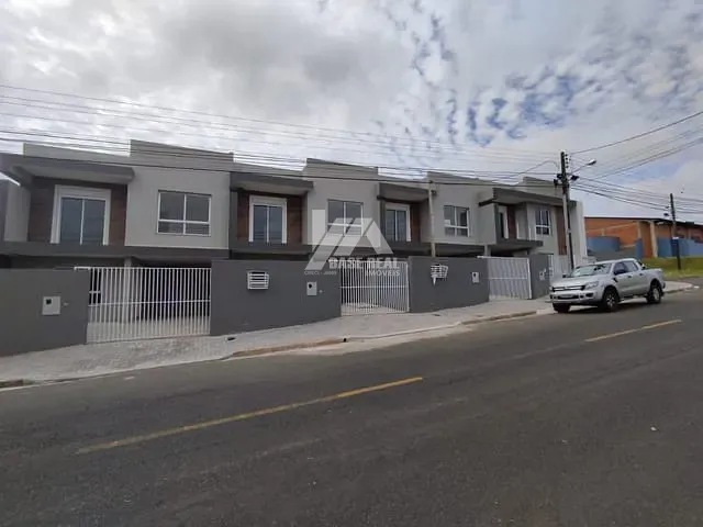 Sobrado com 125m² 3 quartos e 3 banheiros, à venda, no bairro Vila Liane em Ponta Grossa