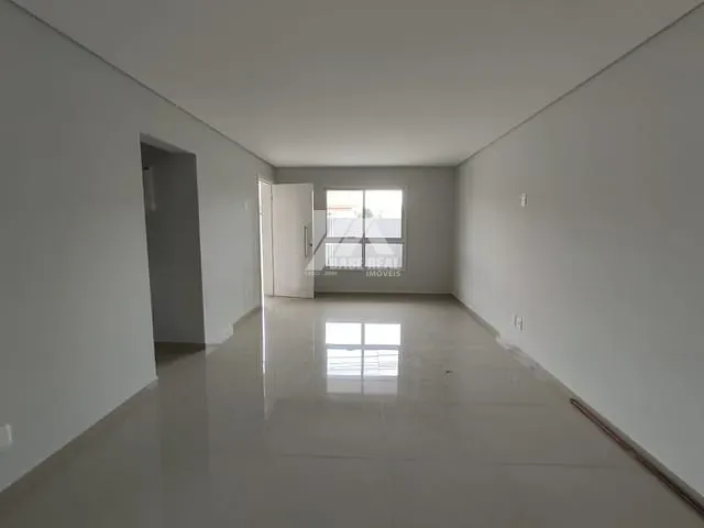 Sobrado com 125m² 3 quartos e 3 banheiros, à venda, no bairro Vila Liane em Ponta Grossa