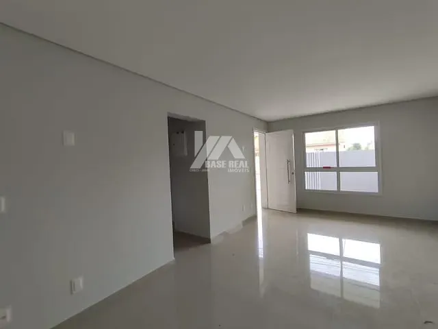 Sobrado com 125m² 3 quartos e 3 banheiros, à venda, no bairro Vila Liane em Ponta Grossa