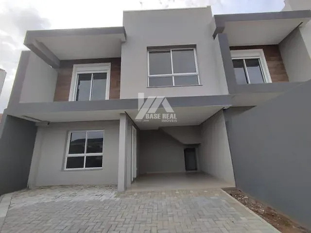 Sobrado com 125m² 3 quartos e 3 banheiros, à venda, no bairro Vila Liane em Ponta Grossa