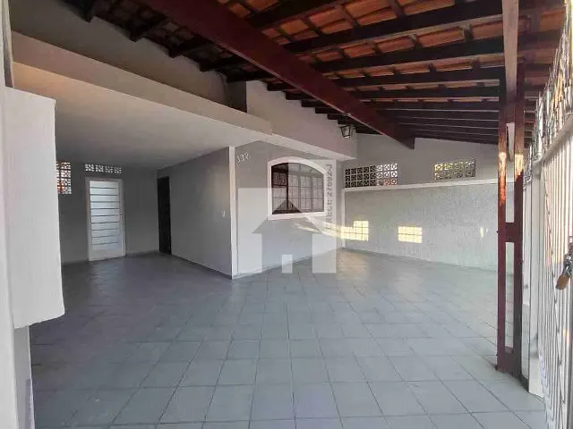 Sobrado com 150m² 3 quartos e 1 banheiro, à venda, no bairro Vila Rio Branco em Jundiaí