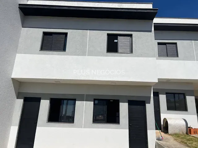 Sobrado 2 quartos e 2 banheiros, à venda, no bairro Jardim Piazza di Roma em Sorocaba