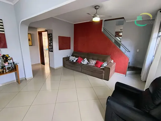 Sobrado com 300m² 3 quartos e 2 banheiros, à venda, no bairro Jardim Ricardo em Hortolândia