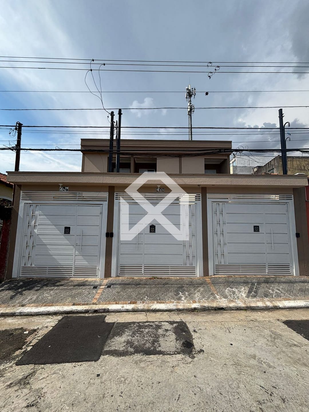 Sobrado à venda com 3 quartos, 100m² - Foto 1