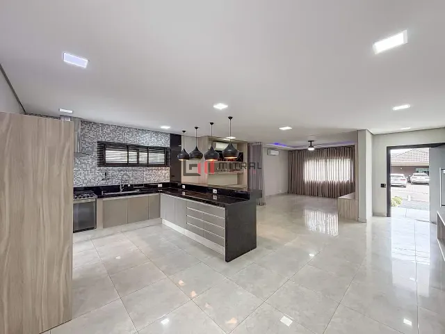 Sobrado com 501m² 5 quartos e 2 banheiros, à venda, no bairro Recanto do Salto em Londrina