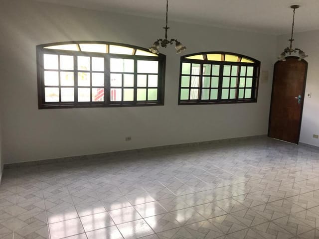 Sobrado com 254m² 3 quartos e 2 banheiros, à venda, no bairro Jardim Santa Cecília em Guarulhos