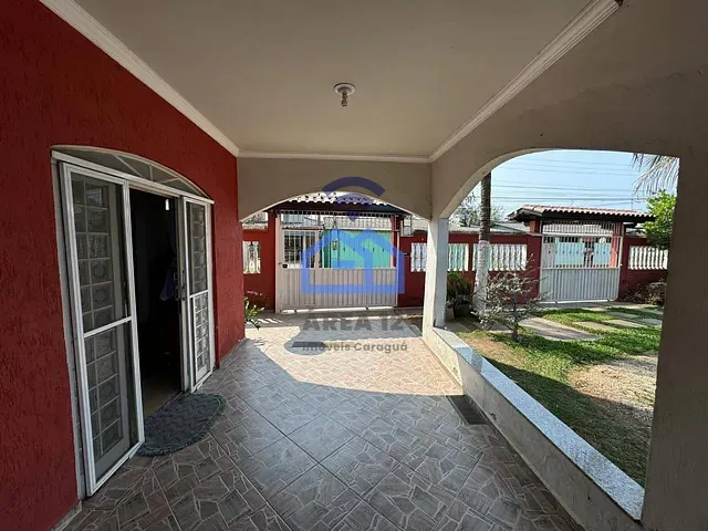 Sobrado com 500m² 4 quartos e 3 banheiros, à venda, no bairro Travessão em Caraguatatuba