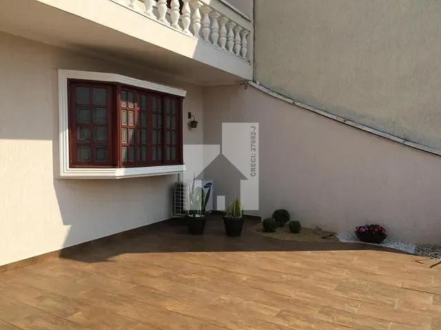 Sobrado com 221m² 3 quartos e 2 banheiros, à venda, no bairro Vila Galvão - Horto Florestal em Jundiaí