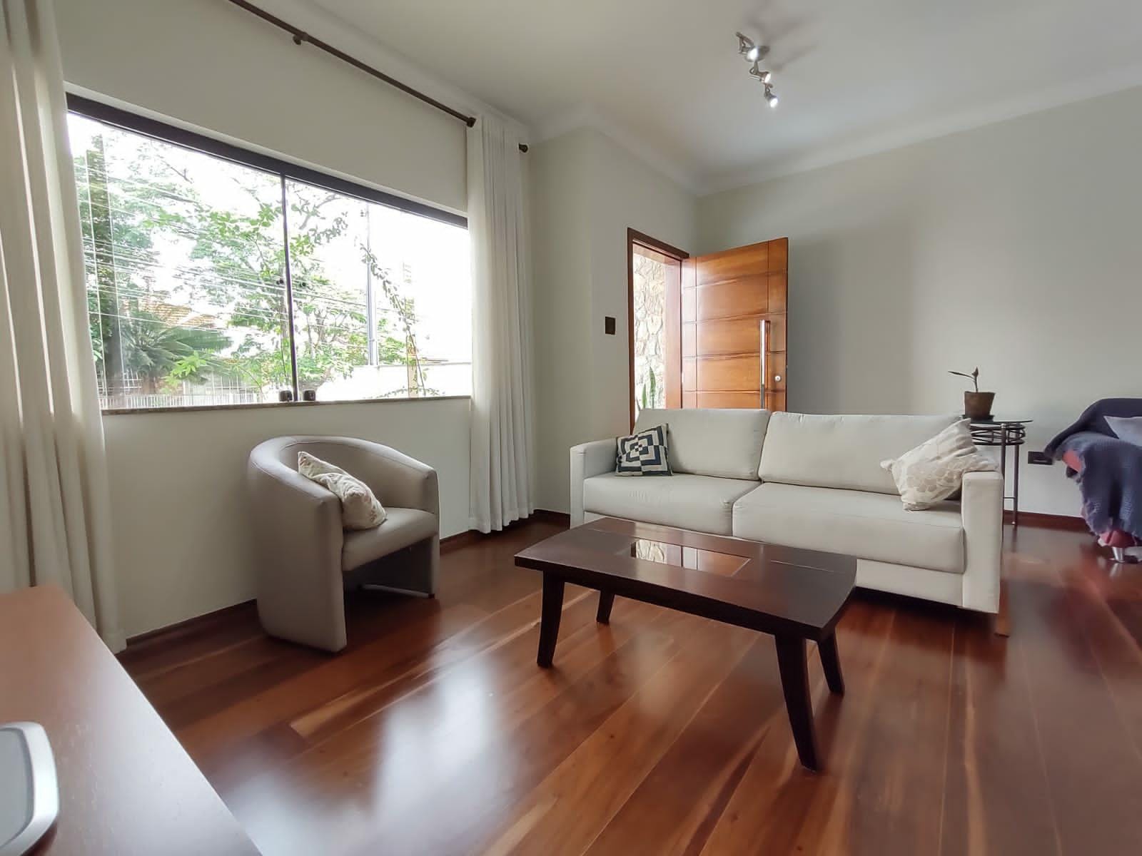 Sobrado à venda 3 Quartos, 6 Vagas, 257M², Santa Maria, São Caetano do Sul - SP
