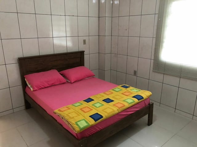 Sobrado com 450m² 3 quartos e 3 banheiros, à venda, no bairro Cachoeira do Bom Jesus em Florianópolis