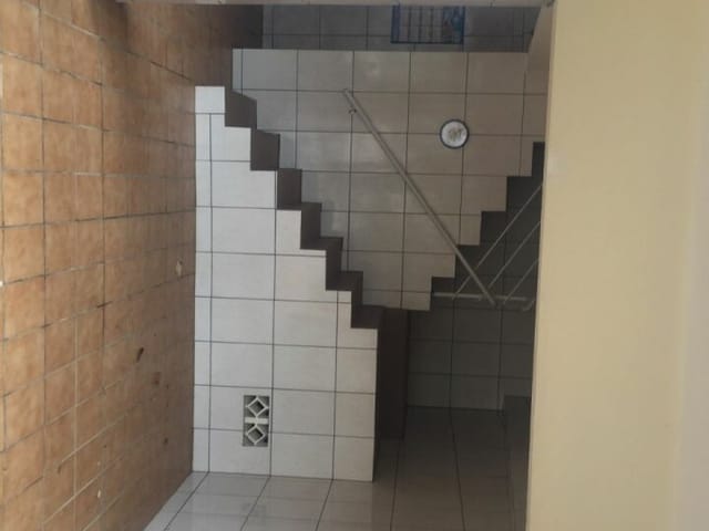 Sobrado com 450m² 3 quartos e 3 banheiros, à venda, no bairro Cachoeira do Bom Jesus em Florianópolis
