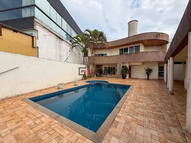 Sobrado 5 quartos e 3 banheiros, à venda, no bairro Bela Suiça em Londrina