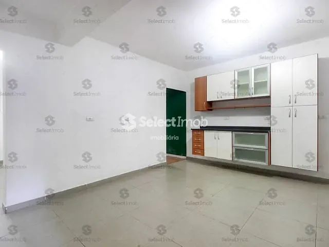 Sobrado com 265m² 4 quartos e 2 banheiros, à venda, no bairro Vila Nossa Senhora das Vitórias em Mauá