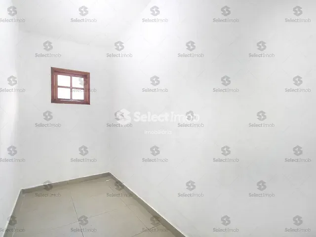 Sobrado com 265m² 4 quartos e 2 banheiros, à venda, no bairro Vila Nossa Senhora das Vitórias em Mauá