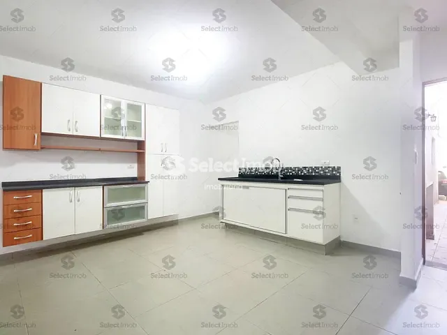 Sobrado com 265m² 4 quartos e 2 banheiros, à venda, no bairro Vila Nossa Senhora das Vitórias em Mauá