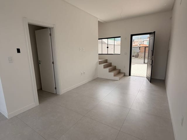 Sobrado com 111m² 2 quartos e 2 banheiros, à venda, no bairro Morretes em Itapema