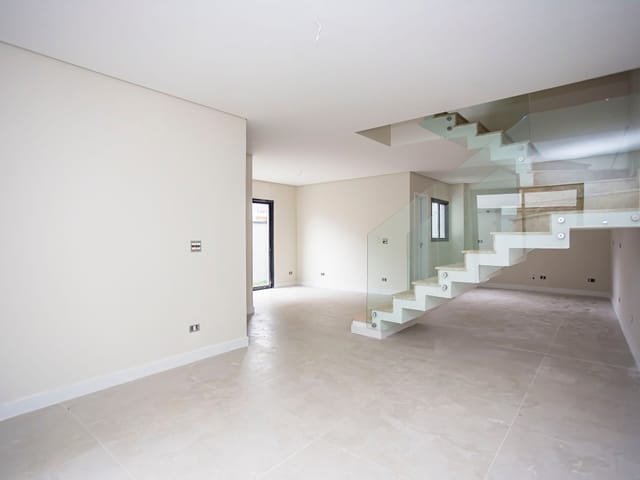 Sobrado com 146m² 3 quartos e 4 banheiros, à venda, no bairro Jardim Social em Curitiba