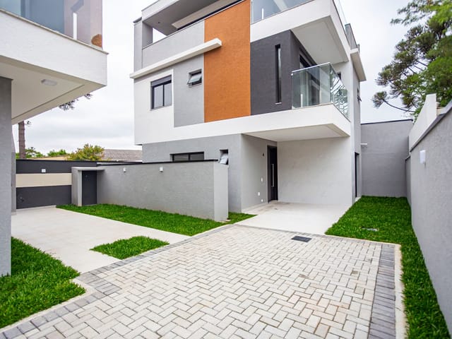 Sobrado com 146m² 3 quartos e 4 banheiros, à venda, no bairro Jardim Social em Curitiba