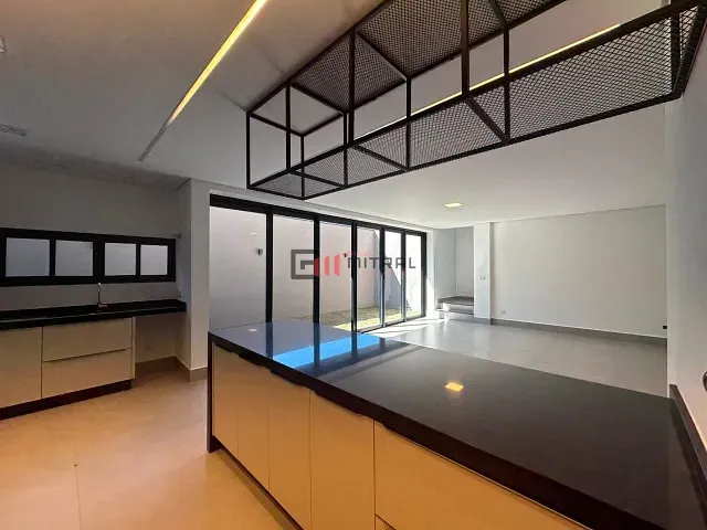 Sobrado com 181m² 3 quartos e 2 banheiros, à venda, no bairro Jardim Burle Marx em Londrina