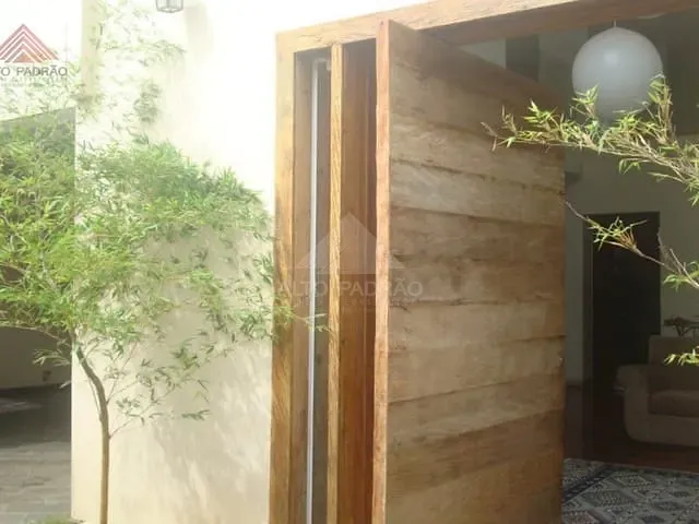 Sobrado com 400m² 3 quartos e 2 banheiros, à venda, no bairro Vila Nossa Senhora das Vitórias em Mauá