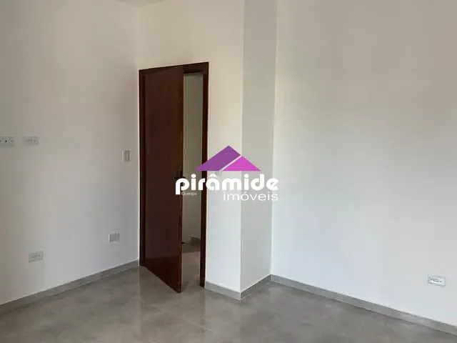 Sobrado com 77m² 2 quartos e 4 banheiros, à venda, no bairro Massaguaçu em Caraguatatuba