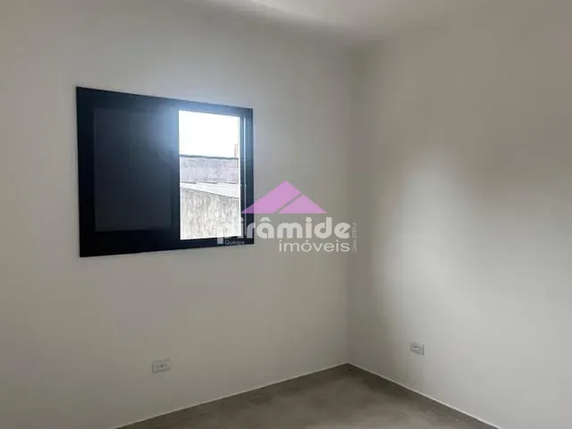 Sobrado com 77m² 2 quartos e 4 banheiros, à venda, no bairro Massaguaçu em Caraguatatuba